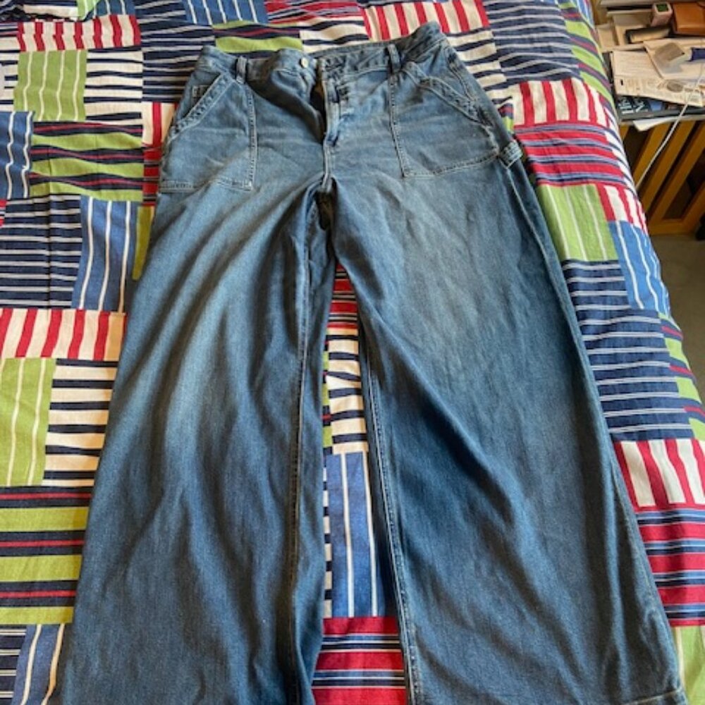 American Eagle - Curvy Super High Rise Baggy Wide Leg Cargo Jeans - size 14